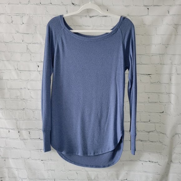 Soft lightweight Cabin Fever sweater โ blue - Picture 2 of 4